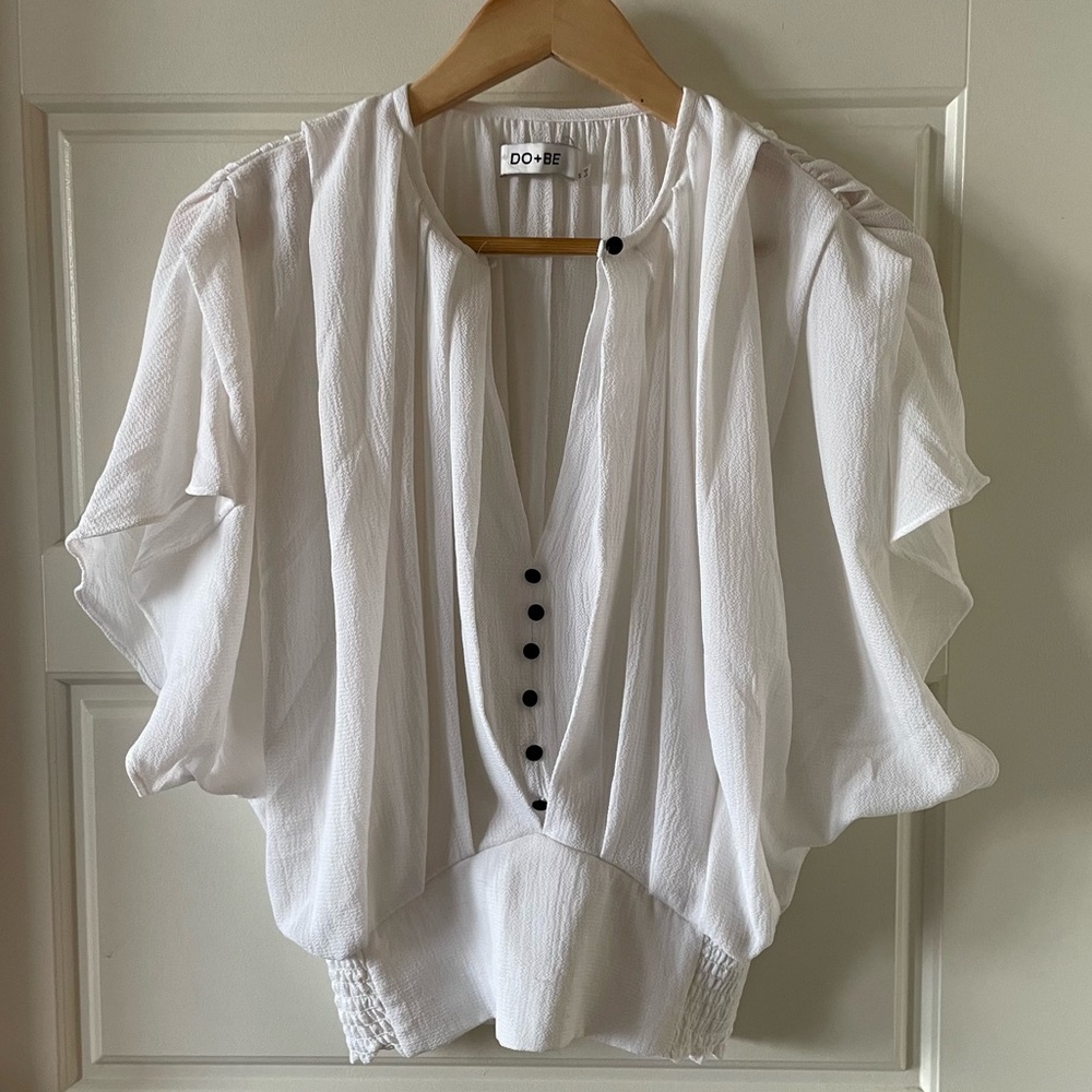DO+BE Drapey White Blouse with Black Buttons Size Small